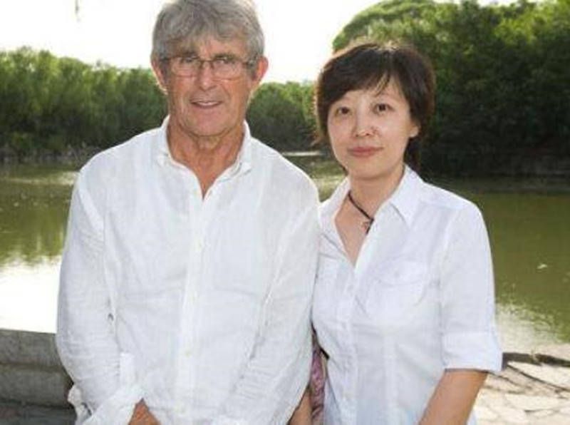 女孩和课外老师的关系