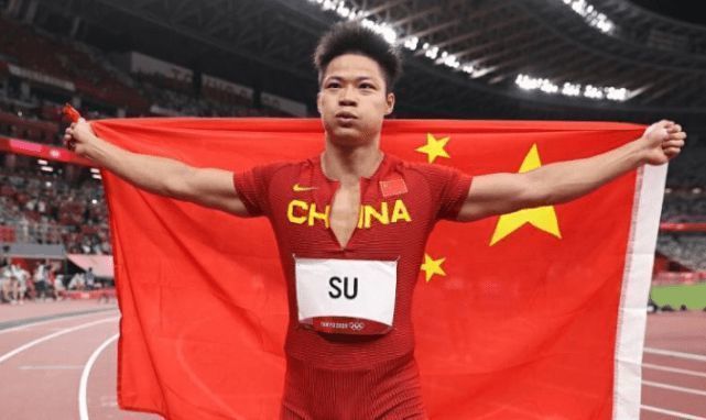 受邀与别人的妻子